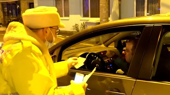 Coronavirus: trebuia să stea în izolare acasă, în Alba, dar a fost prins la volan în Cluj