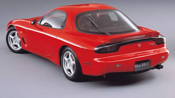 Mazda RX-7: cel mai bine vândut vehicul cu motor rotativ din istorie