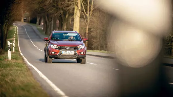 Primul test serios cu Lada Vesta SW Cross: are ceva în plus față de Dacia?