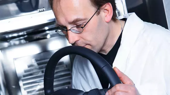 Meserii de care nu știai că există: mirositor profesionist la Audi (VIDEO)