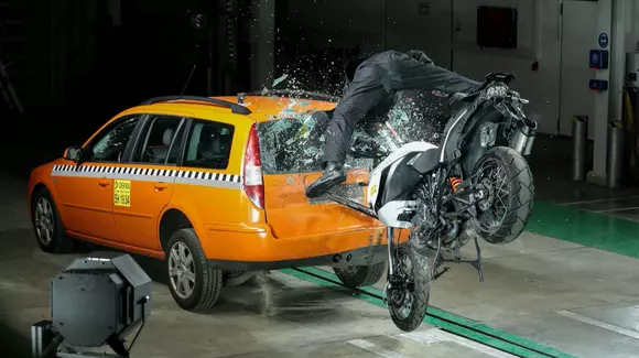 Bosch creează un „Înger Păzitor Digital” pentru motocicliști