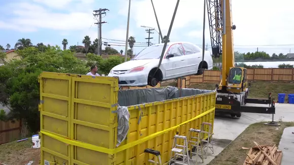 Un vlogger american și-a vopsit mașina într-un mod inedit