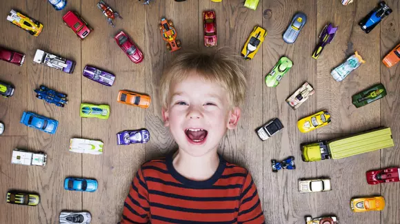 Fă-ți copilul fericit cu mașini de colecție!