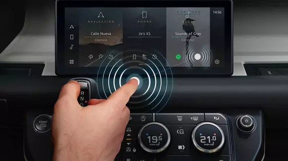 Touchscreen fără atingere, o tehnologie anti-coronavirus creată de Jaguar Land Rover