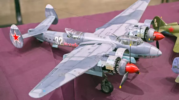 COLECȚII FABULOASE PENTRU COPII MICI, MARI ȘI MAI MARI