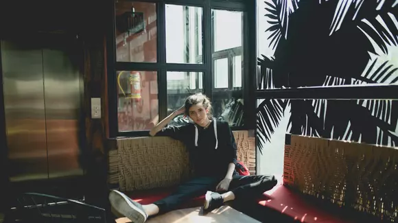 (P) Cum asortezi pantofii sport la o ținută casual