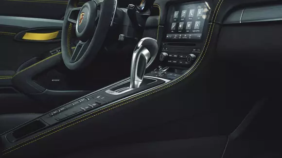 Modelele Porsche 718 cu motoare boxer de 4,0 litri primesc transmisia cu dublu ambreiaj