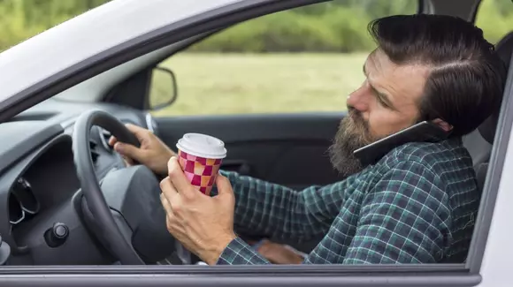 Cum să reduci riscul producerii unui accident când ești la volan