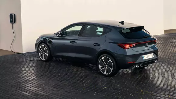 Seat Leon e-Hybrid poate fi comandat și în România