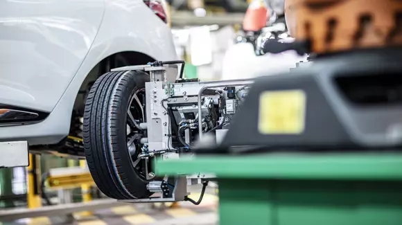 Renault a confirmat intenţia de a opri activităţile de asamblare la uzina de la Flins