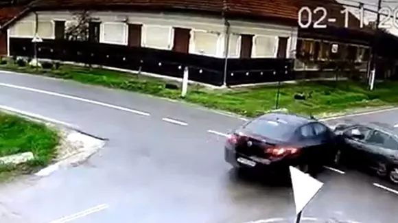 Un accident filmat în Lugoj ne arată ce reprezintă neatenția la volan ( Video)