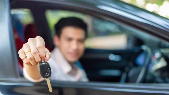 (P) Care este diferenţa dintre leasingul operaţional şi leasingul financiar?