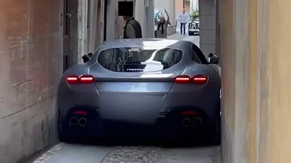 Video: Plimbare cu ghinion pentru un Ferrari Roma