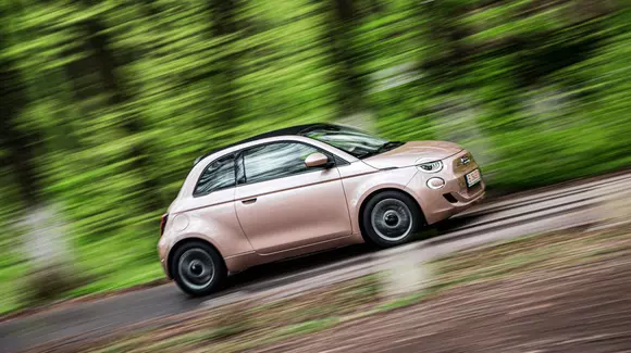 Fiat 500e Cabrio: Atât de chic în liniste
