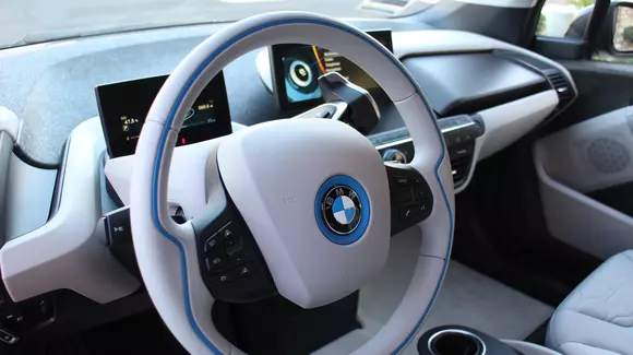 (P) 3 obiective de top pe care le poți vizita cu ajutorul unui serviciu de închirieri auto din București