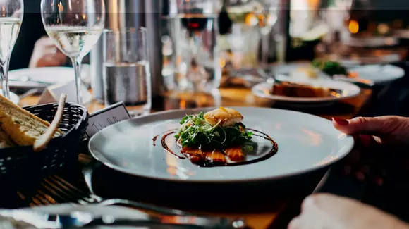 (P) Echipamente horeca pentru un aranjament superb pentru masă de Crăciun și Anul Nou!