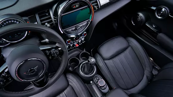 Acesta ar putea fi sfârșitul cutiei manuale pentru Mini?