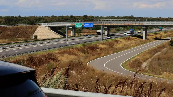 Că Autostrada Soarelui are nevoie de reparații, nu e o noutate. Nou e că A2 va fi închisă noaptea timp de o săptămână.