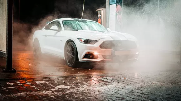 (P) Sancțiuni pentru becuri auto. Ce riști dacă nu îți funcționează toate luminile la mașină?