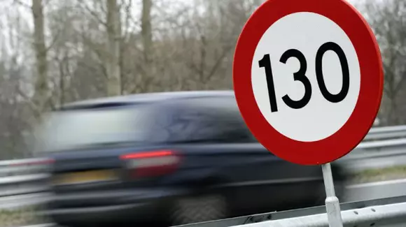 Mergi tare? Mașinile noi nu te vor mai lăsa să depășești viteza legală