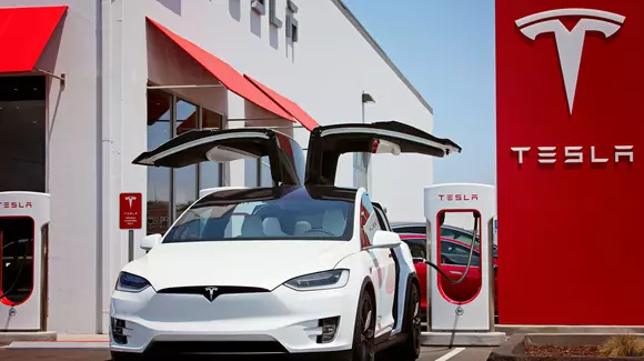 Știri din lumea Tesla: recall, livrări slabe și închidere temporară la uzina din Germania