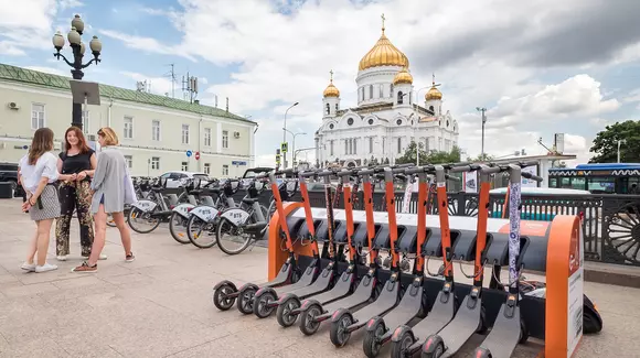 Mai aproape de normalitate: a fost pus în dezbatere regulamentul privind utilizarea trotinetelor electrice închiriate