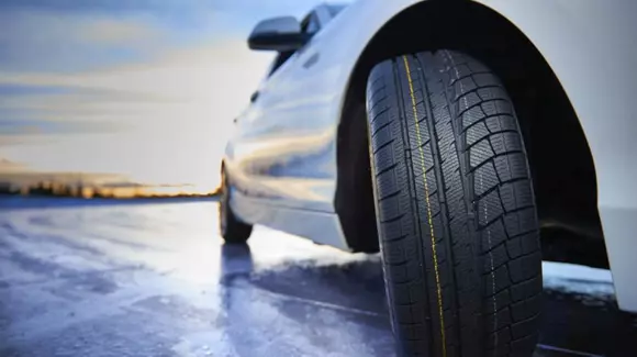 (P) Ce se întâmplă cu anvelopele când este frig afară?