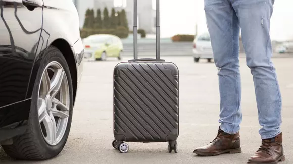 (P) Cum să-ți pregătești mașina pentru o ședere lungă într-o parcare aeroport București?