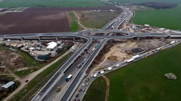 Lucrările au luat timp, dar problema intersecției de la Șoseaua Olteniței cu Centura București s-a rezovat spectaculos!