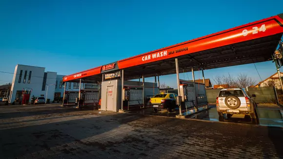 (P) 5+1 obiceiuri greșite pe care le poți avea când îți speli mașina