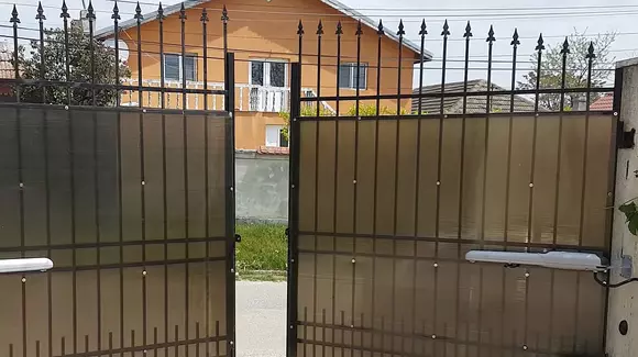 (P) Doar specialiștii îți vor asigura montajul automatizărilor de porți batante la preț avantajos!