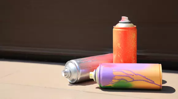 (P) Vopselele spray – Avantaje și dezavantaje