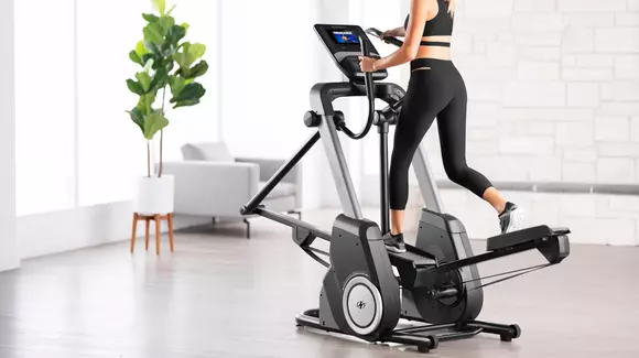 (P) Avantajele antrenamentelor pe o blicicletă eliptică NordicTrack din seria FreeStride