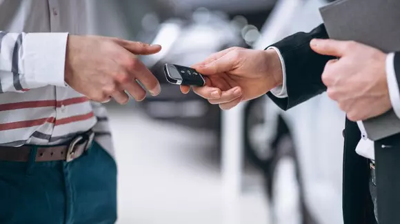 (P) Mașină nouă sau second-hand?