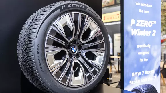 Potențialul dinamic al unui automobil – BMW, să zicem – nu poate fi valorificat fără pneuri capabile – Pirelli, să zicem.