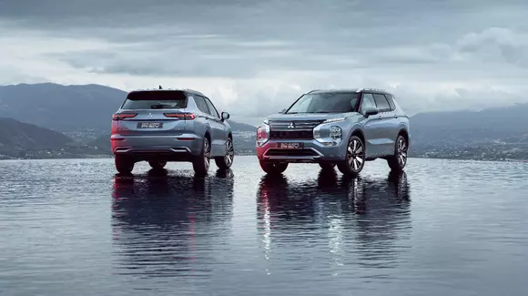 Noua generație Mitsubishi Outlander PHEV poate fi vizionată în premieră în trei showroomuri din București