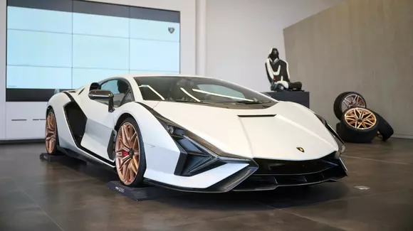 România, ca de obicei, țara extremelor: la noi s-a livrat un Lamborghini Sián FKP 37 unic și extrem de scump!