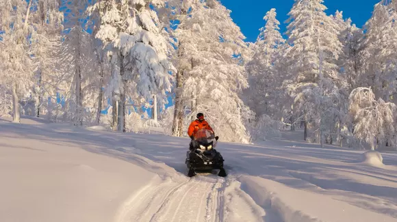 (P) Cele mai spectaculoase trasee pentru snowmobil din România