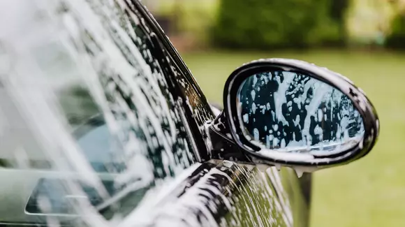 (P) Ghid practic pentru pasionați: diferența dintre o simplă spălare și un detailing corect executat acasă