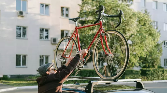 (P) Ce poți transporta legal pe acoperișul mașinii și ce este interzis în România