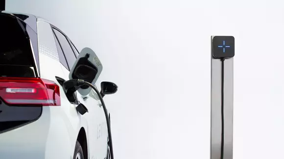 Piața auto electrică accelerează: +93% în martie 2026 în România