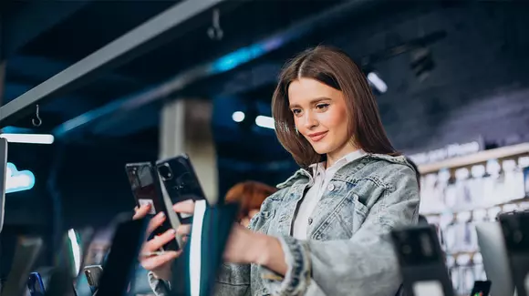(P) Telefonul din mână, banii în buzunar. Ce face un om când are nevoie de bani rapid și nu vrea să vândă nimic definitiv?