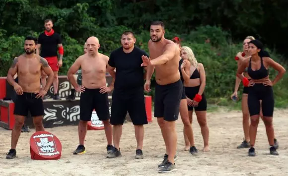 b02bab95-7fa9-4480-8e40-a9a26fc2d518