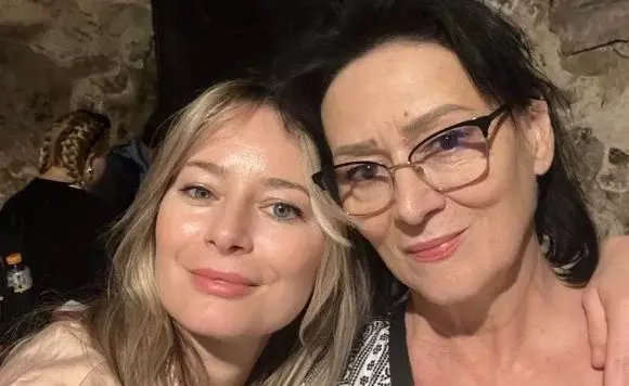 laura cosoi mama3