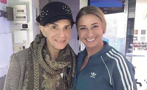 Ionela Prodan si Anamaria Prodan 1