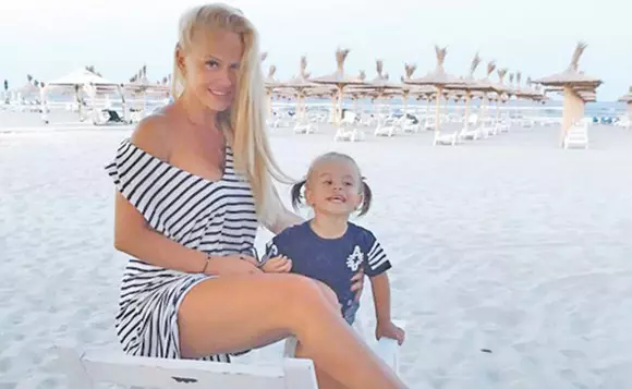 14-vedete-2-col-anda-1