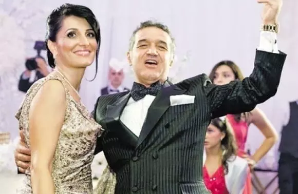 cine-este-luminita-sotia-lui-gigi-becali-12