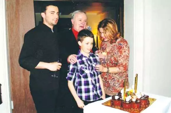 31589214_1697295040318860_7626505382340329472_n-4