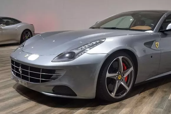 Top - Cinci modele Ferrari pe care le poţi cumpăra second hand în România