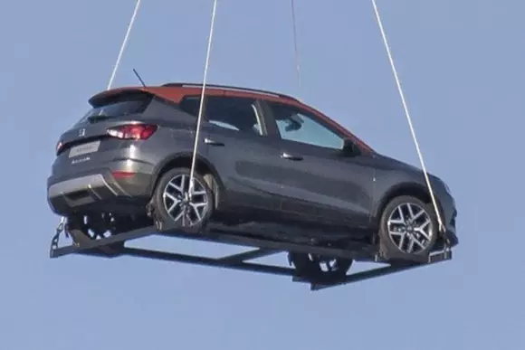 SEAT Arona surprins din întâmplare înaintea lansării oficiale